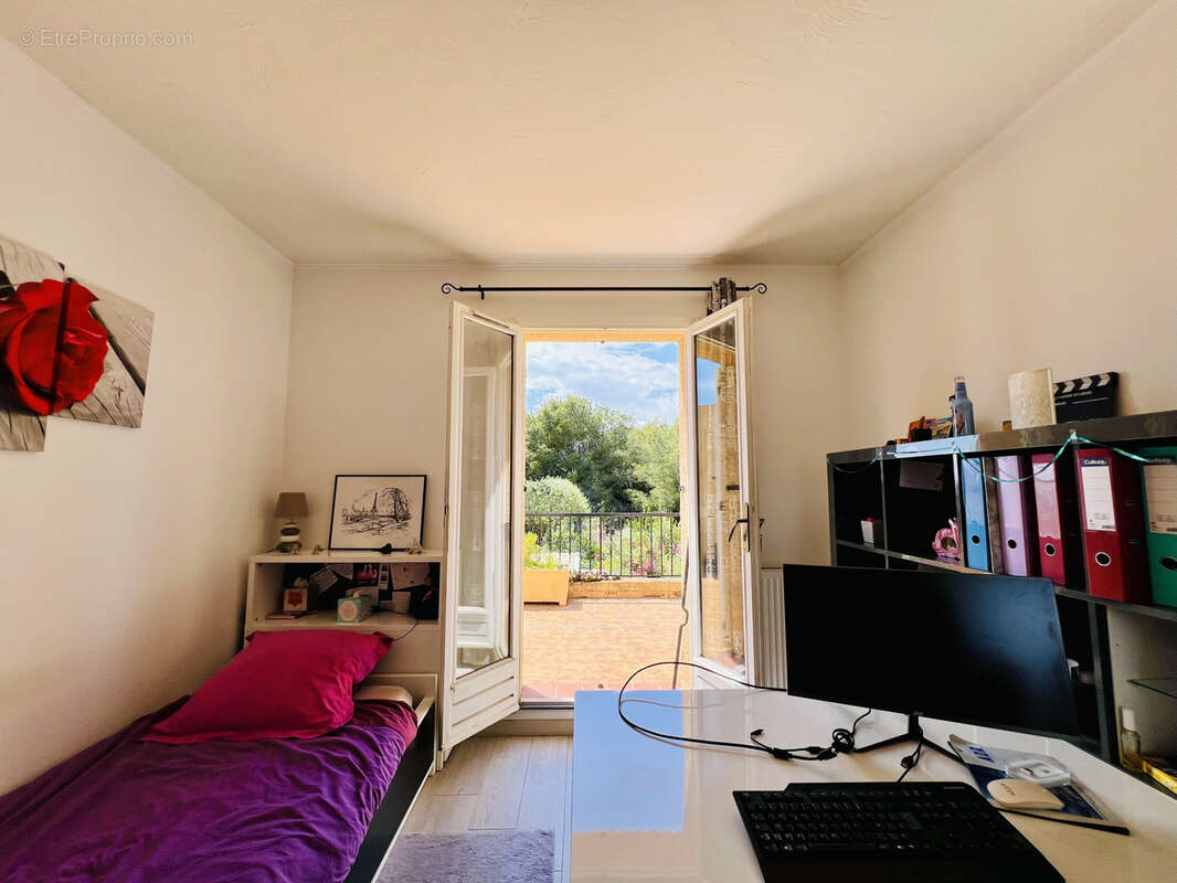 Maison à SAINT-LAURENT-DU-VAR