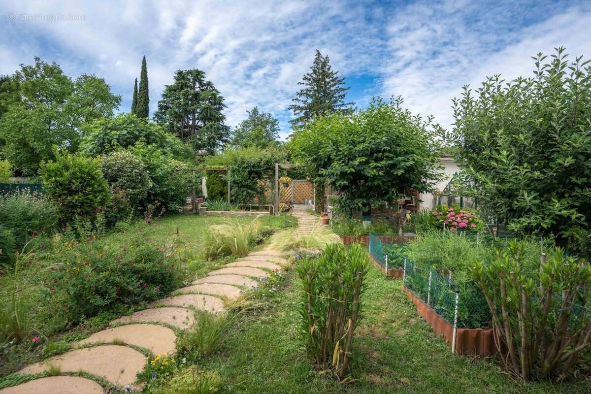 Maison de plain-pied à vendre 5 pièces VENISSIEUX (69) - photo 4
