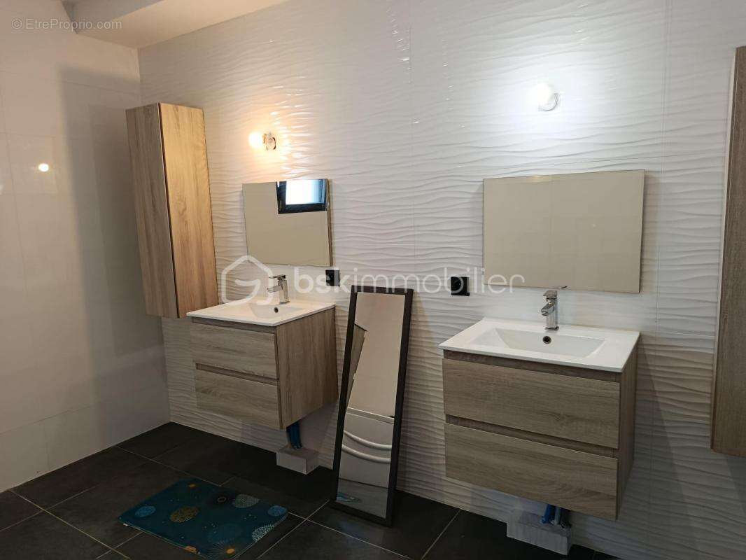 Maison à ROMANS-SUR-ISERE