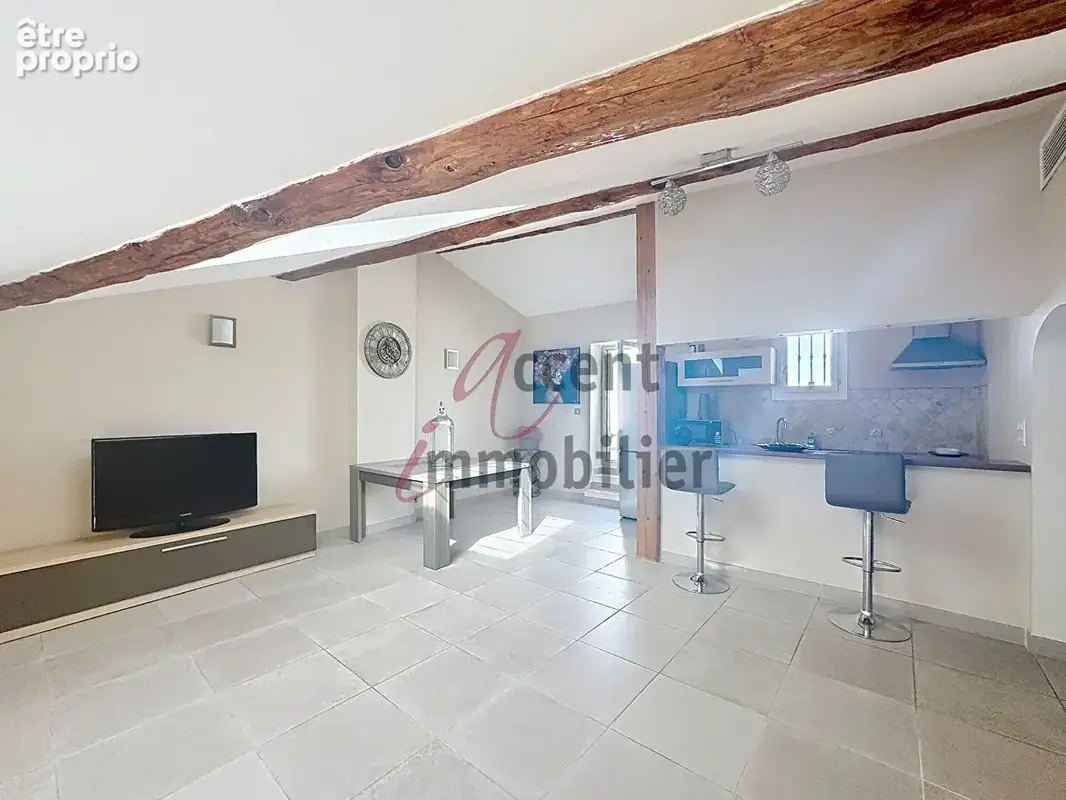 Appartement à MOLLEGES