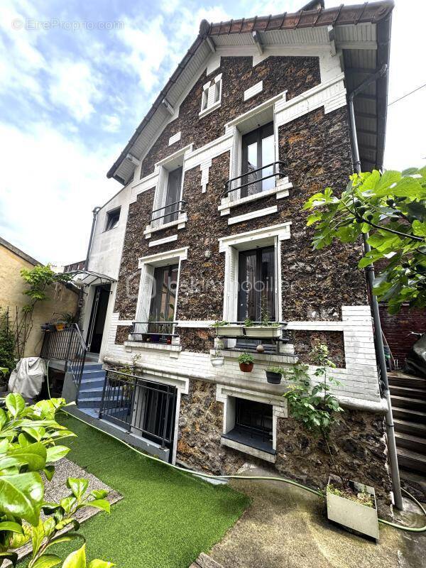 Maison à IVRY-SUR-SEINE