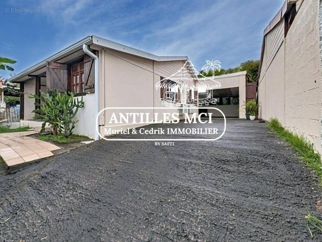 Photo 1 - Maison à RIVIERE-SALEE