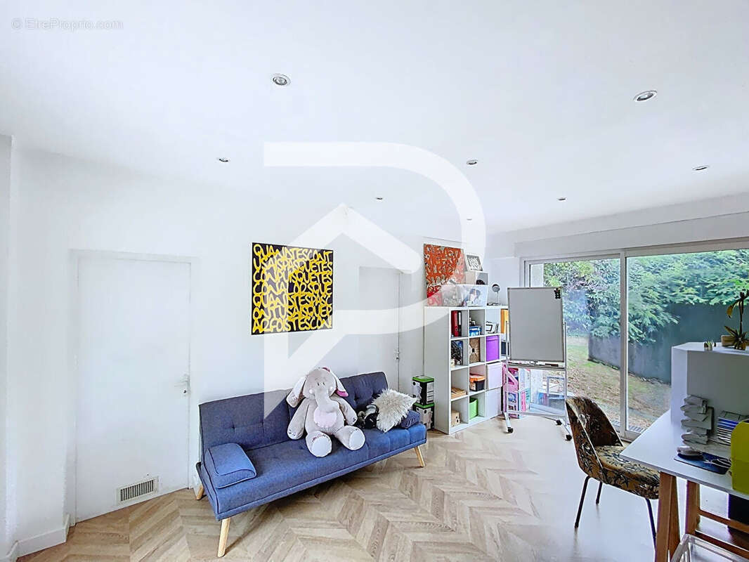 Maison à MEZIERES-EN-DROUAIS