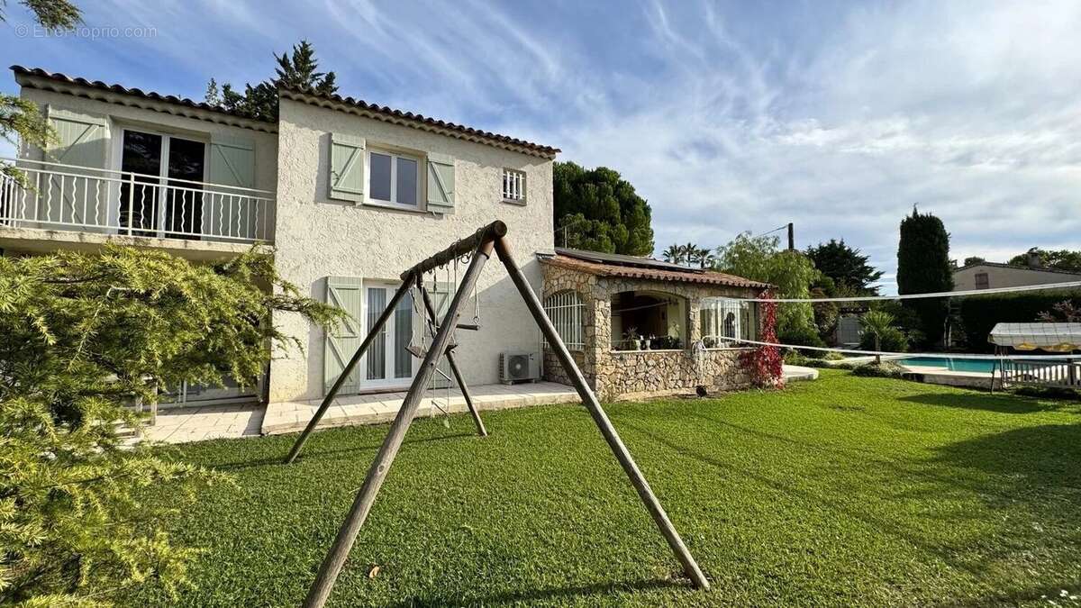 Maison à VILLENEUVE-LOUBET