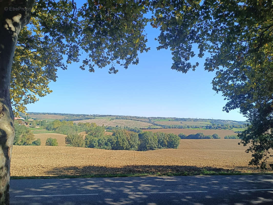 Terrain à AUREVILLE