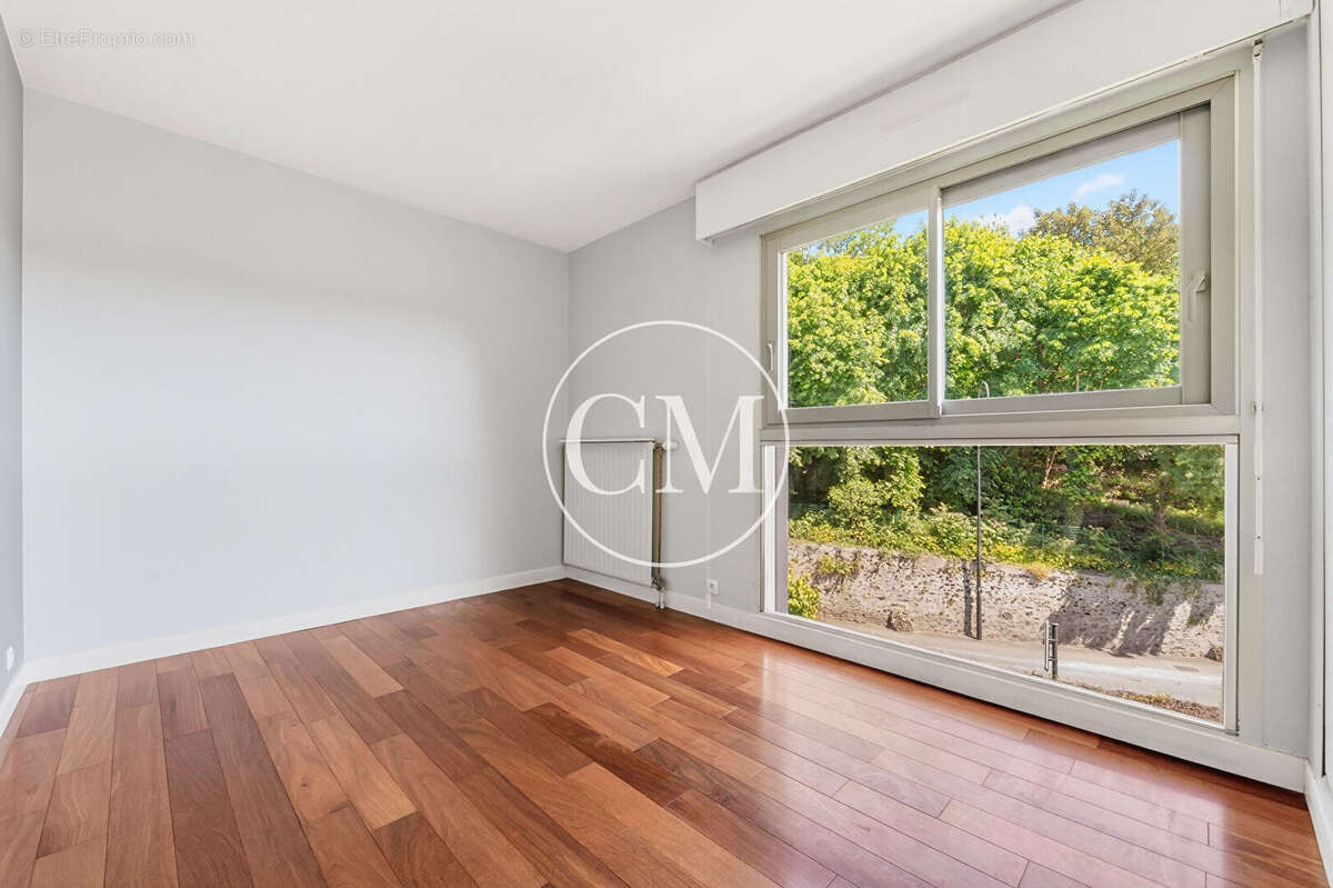 Appartement à BUC