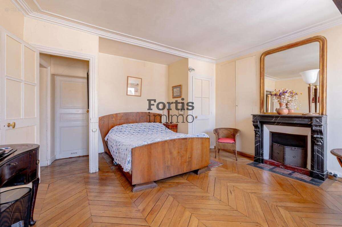Appartement à PARIS-6E