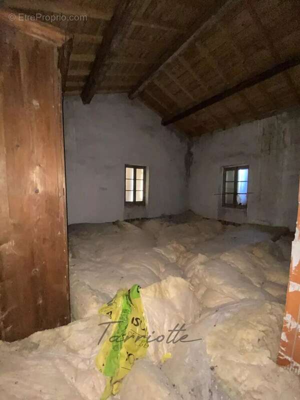 Maison à MONTELIMAR