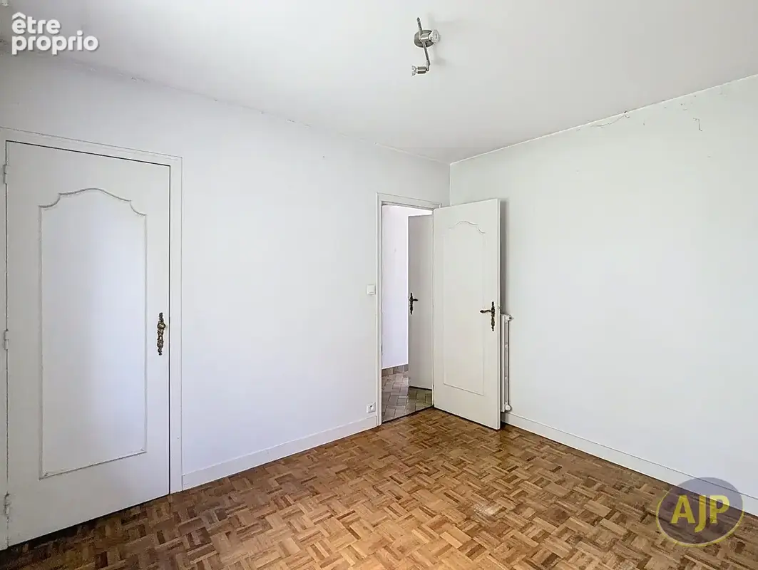 Thorigné-Fouillard - Maison avec fort potentiel sur terrain de 400 m² - photo 6