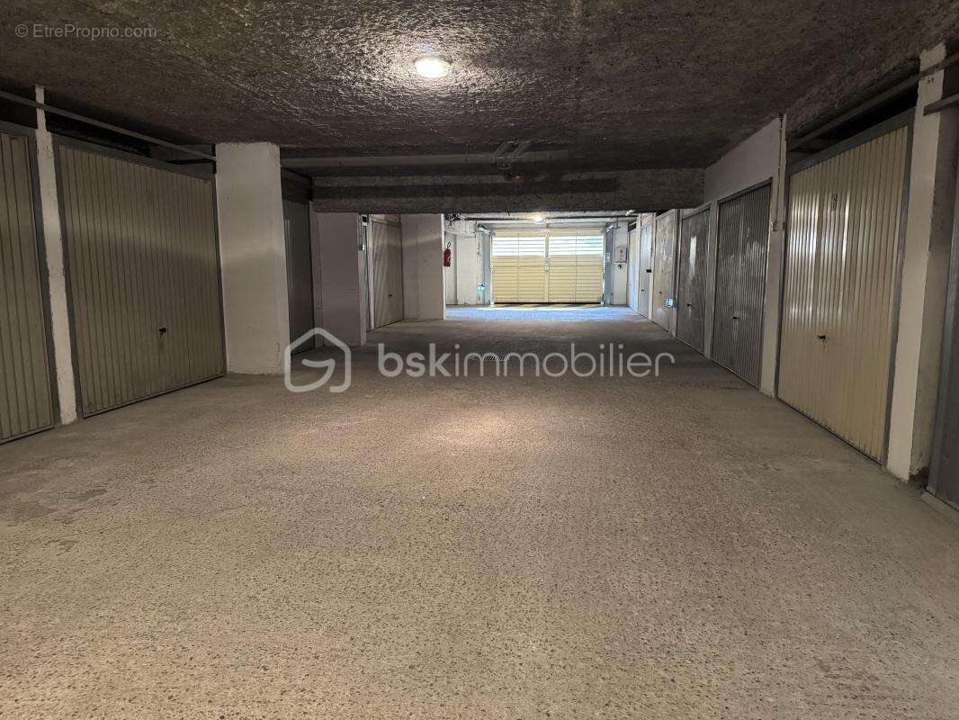 À Saint-Raphaël (83700), dans un quartier recherché, beau T3 de 59,84 m² avec terrasse, jardin privatif de 39 m², garage et cave - photo 23