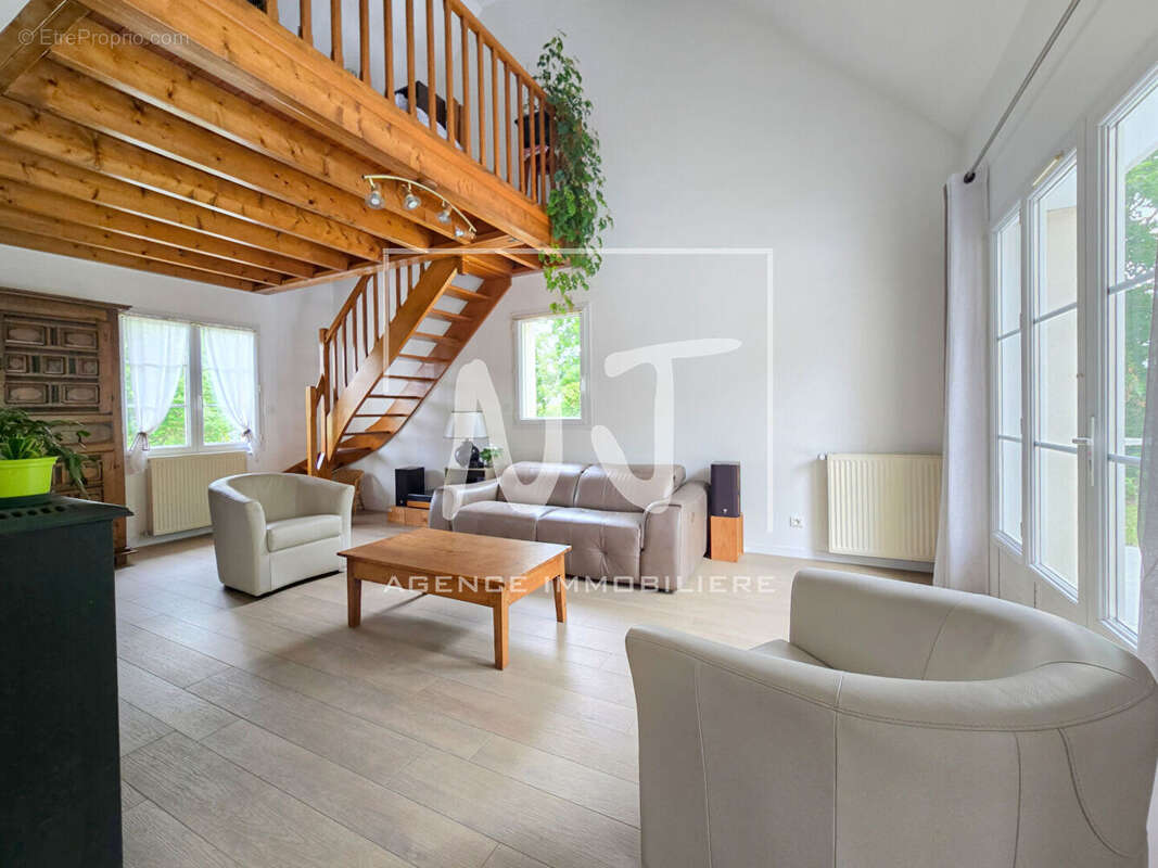 Maison familiale à vendre à Savennières avec atelier / garage aux portes d'Angers - photo 12