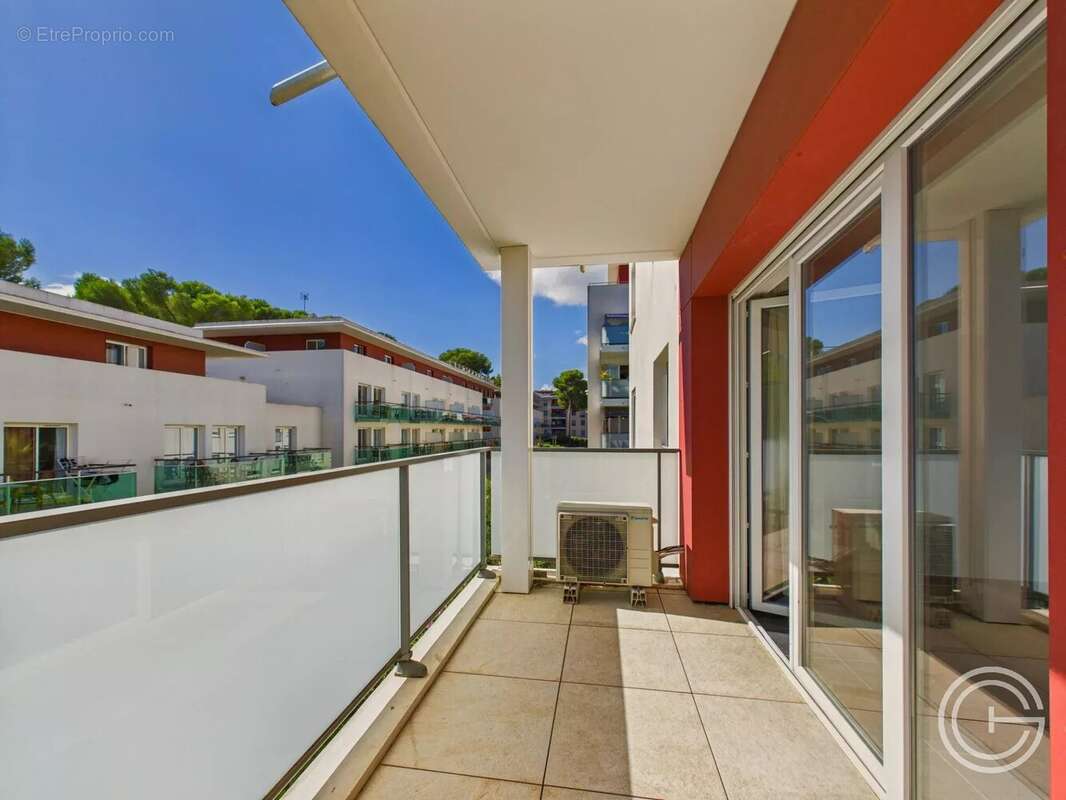 Appartement 2 Pièces Terrasse - Premiere Avenue - Antibes - photo 3