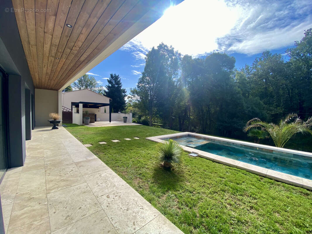 Maison à MONTAIGUT-SUR-SAVE