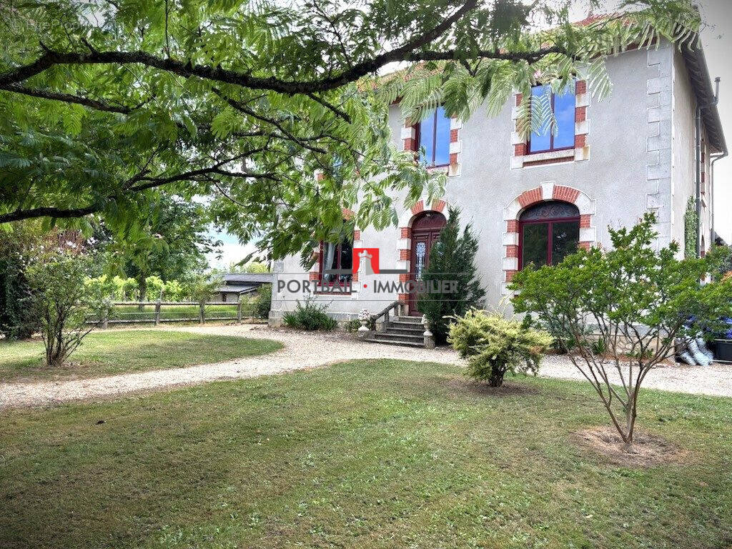 Maison à SAINT-ANDRE-DE-CUBZAC