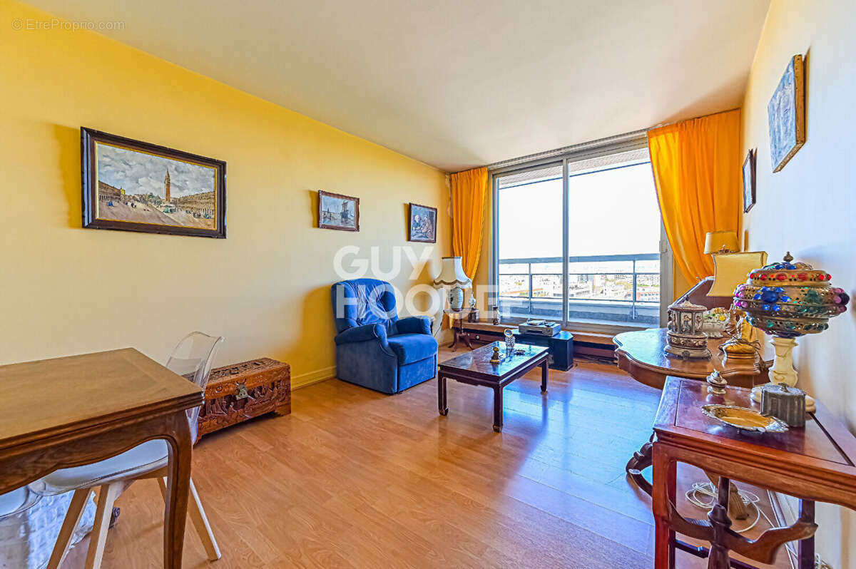 Appartement à PARIS-12E