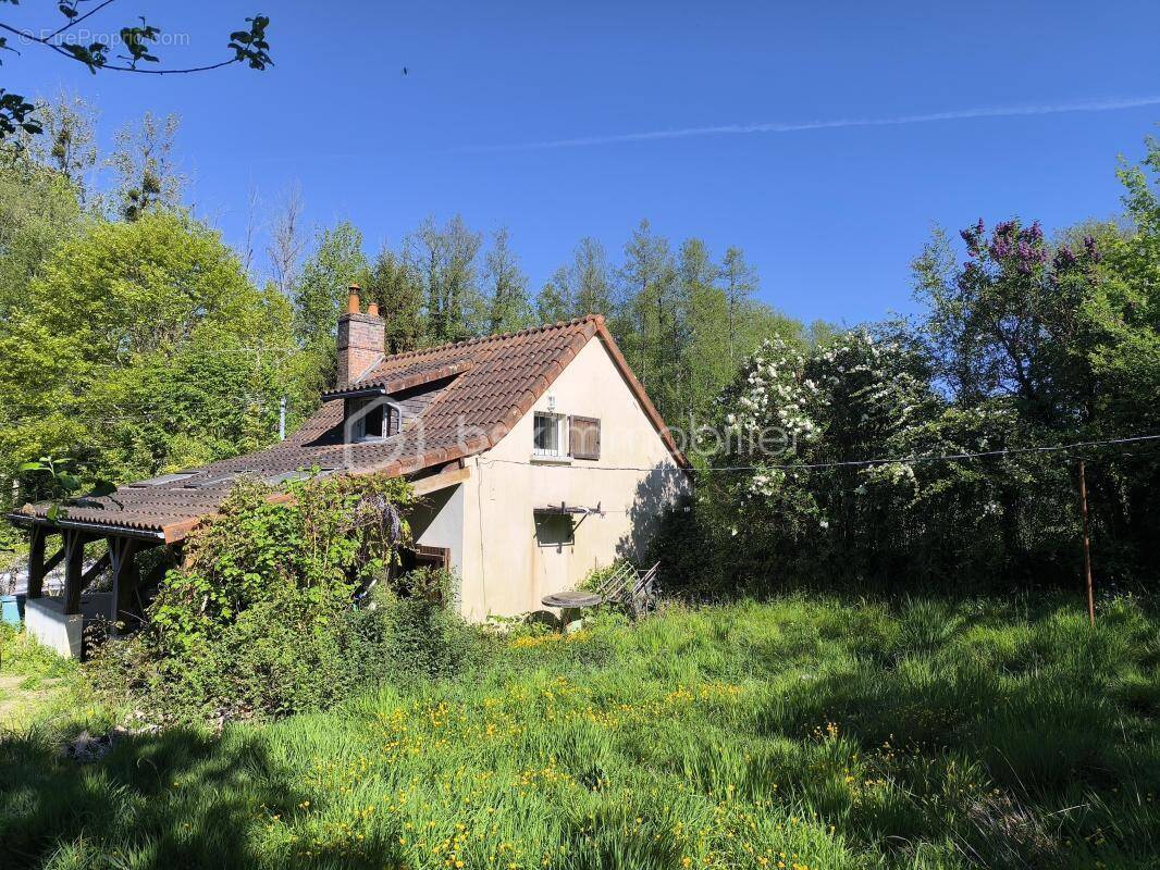 Maison à MONTREUIL-LE-HENRI