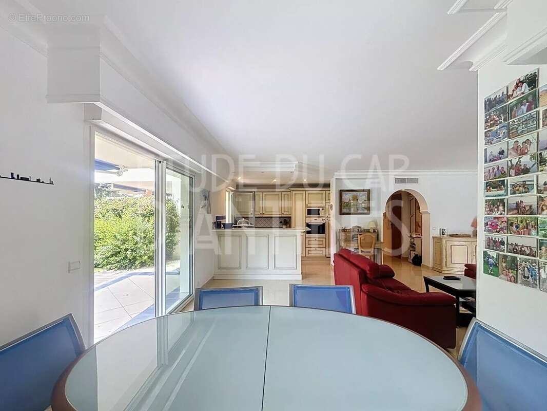 Appartement de standing dans résidence avec piscine. 2 chambres - 2 bains. Orée du Cap d'Antibes - photo 19