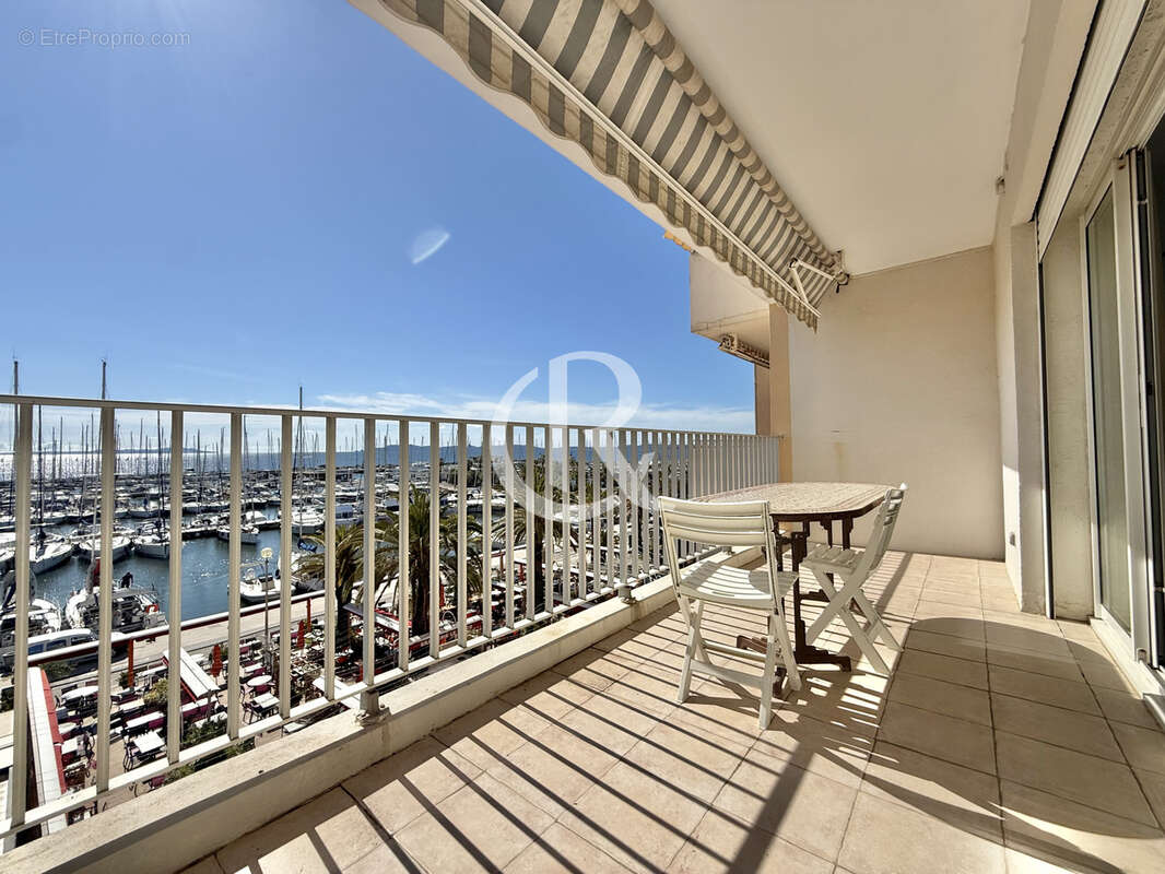 Appartement à HYERES