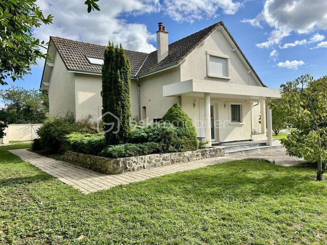 Maison 8 pièces 5 chambres de 205m² à VILLEBLEVIN (89340) - photo 17