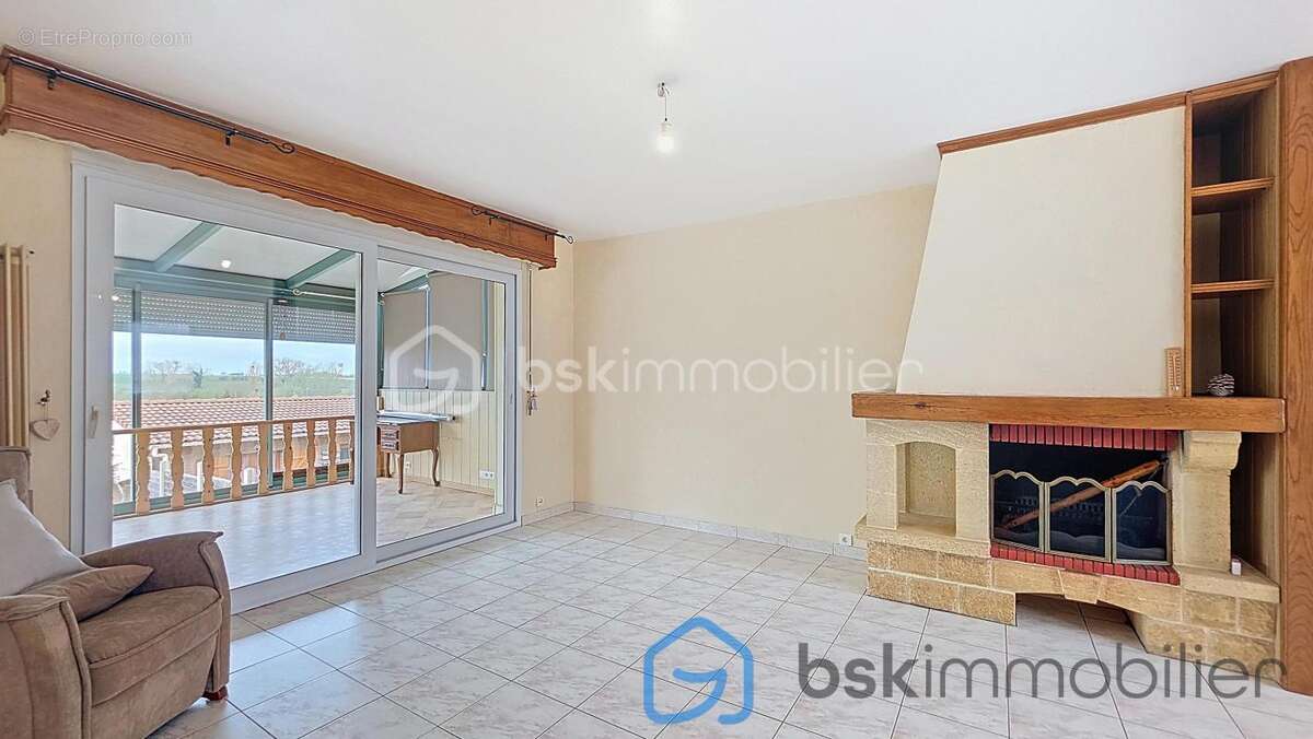 Maison à DOUCHY-LES-MINES