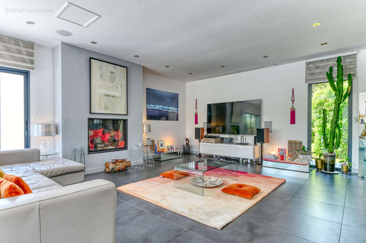 Maison à CHAZAY-D&#039;AZERGUES