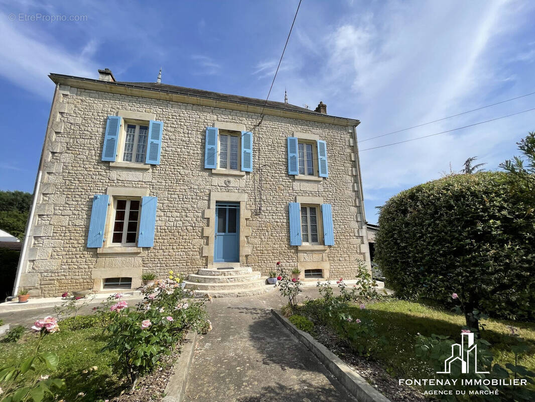Maison à FONTENAY-LE-COMTE