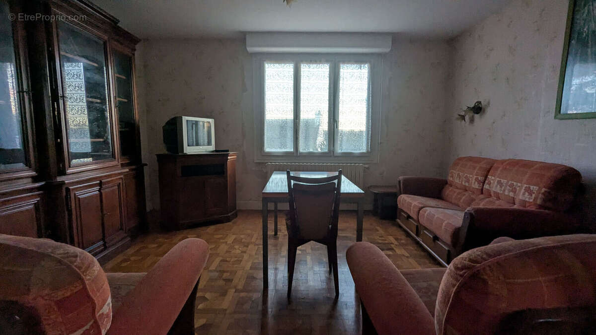 Maison à SAINT-MARTIN-DES-CHAMPS