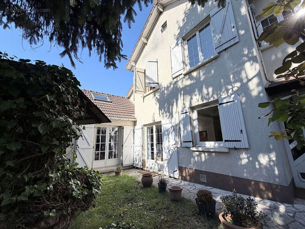 Maison - Champigny Sur Marne - 7 pièces 145 m2 - photo 2