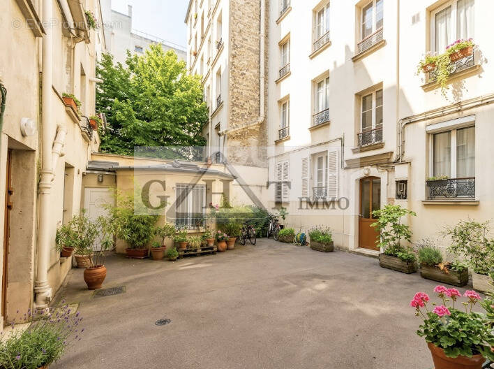 Commerce à PARIS-17E