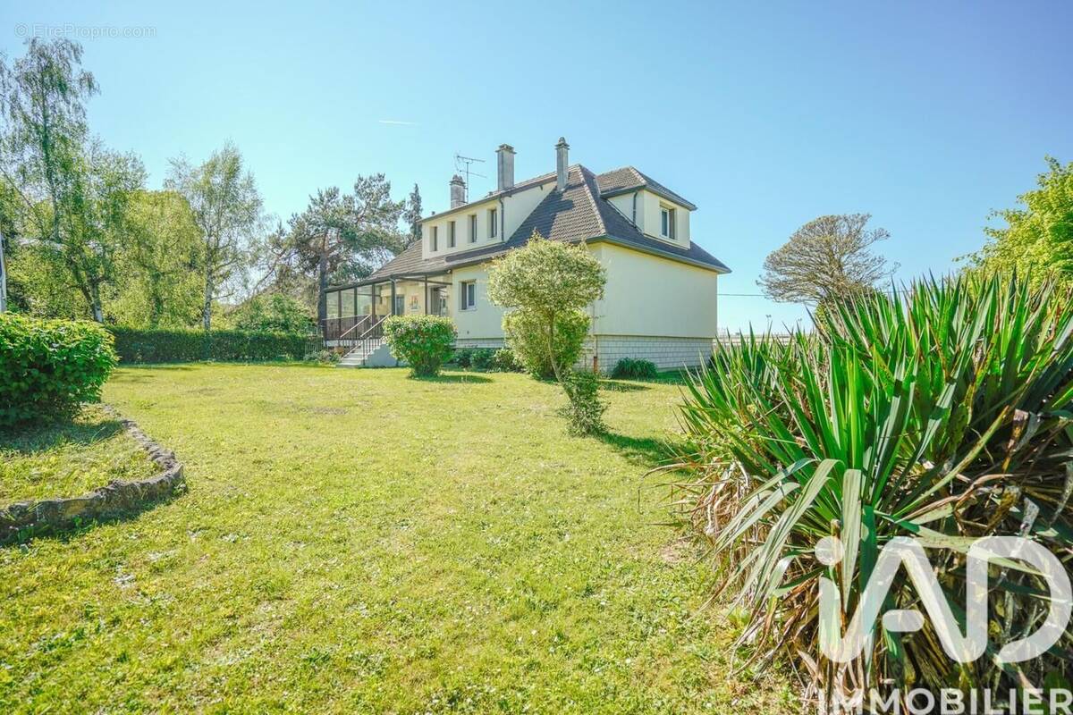 Photo 1 - Maison à MARLY-LA-VILLE