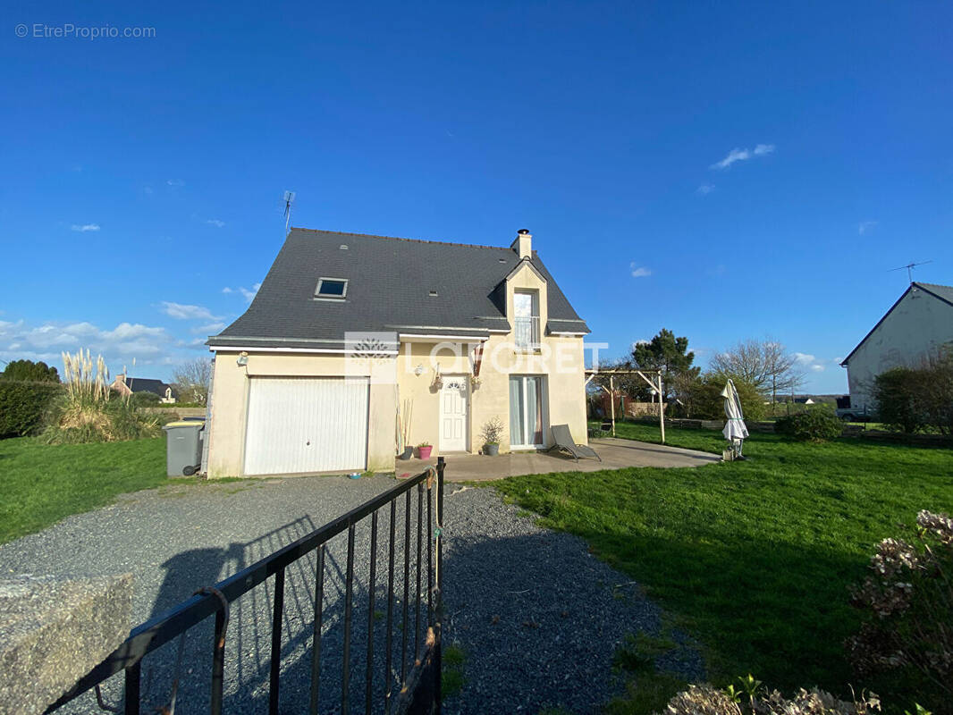 Maison à PLOURIVO