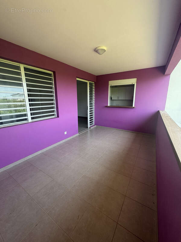 Appartement à REMIRE-MONTJOLY