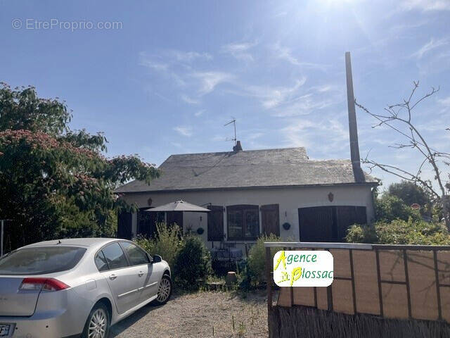 Maison  - terrain - dependances - photo 1
