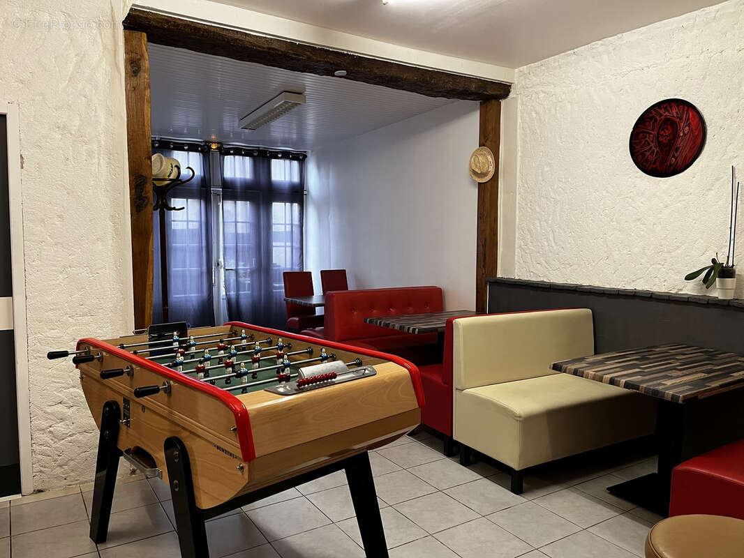 Commerce à CHASSENEUIL-SUR-BONNIEURE