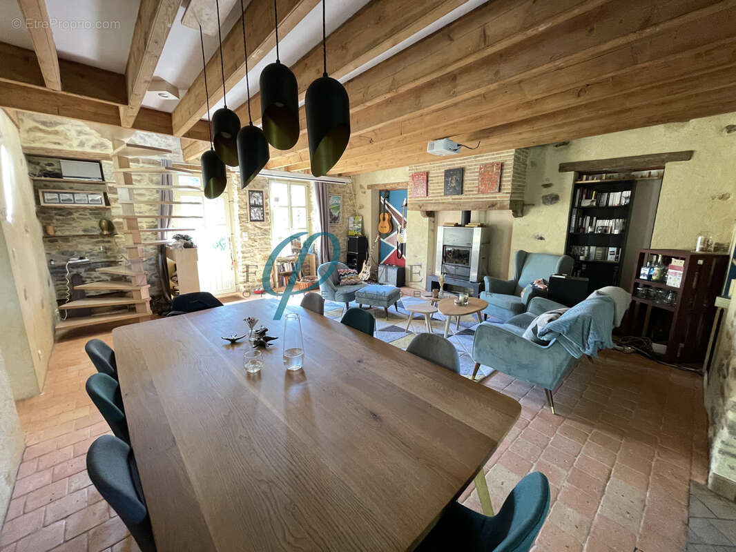 Maison à LA ROUXIERE