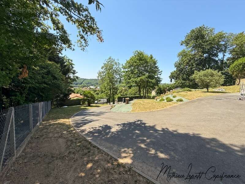 Maison contemporaine de 253 m² avec piscine, garage isolé de 100 m² et terrain de 4 728 m² – CHANCELADE- aucun travaux à prévoir - photo 22