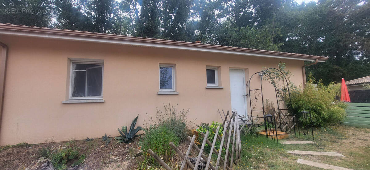 Maison à SALLES