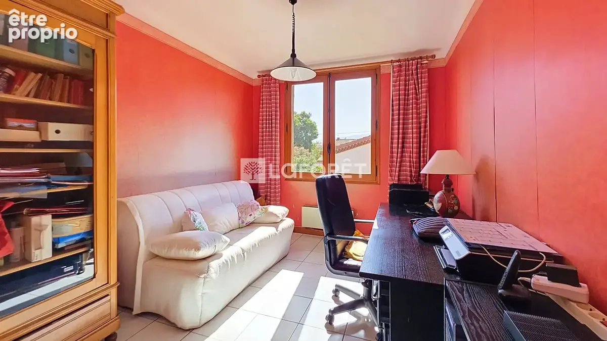 Maison à PRADES avec 4 chambres dont 1 suite parentale, garage et jardin - photo 10