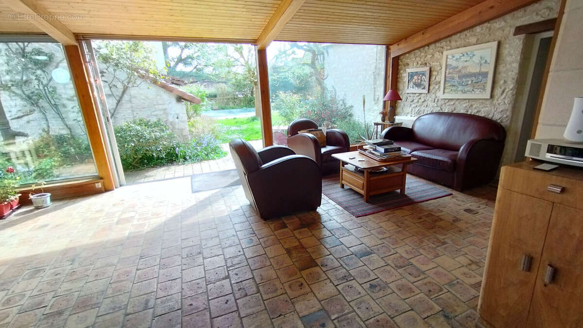 Maison à YZEURES-SUR-CREUSE