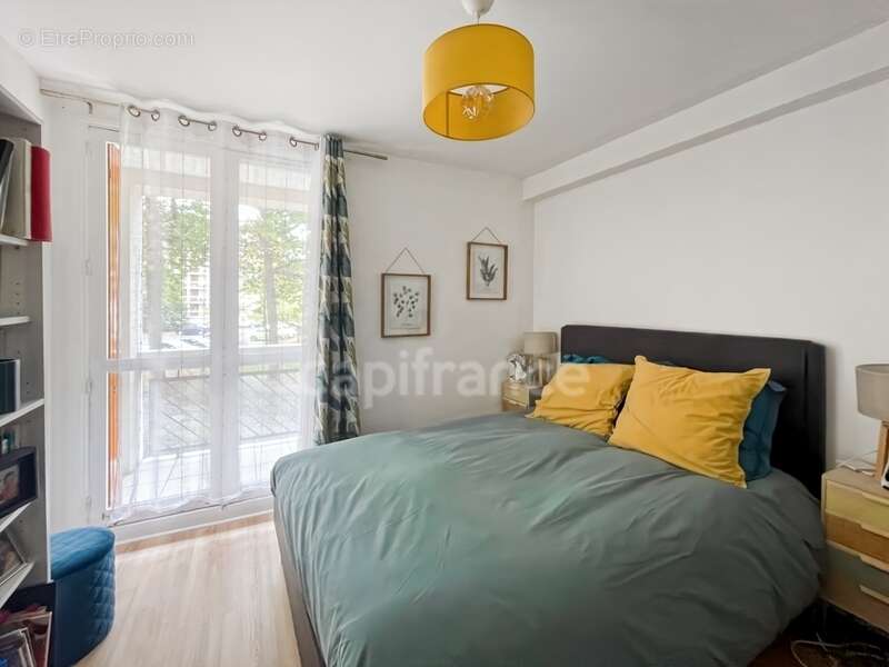 Bel Appartement rénové avec balcon à vendre 3 pièces CHANTILLY (60) - box Garage - CENTRE VILLE CHANTILLY - GARE PARIS TER 25min - photo 5