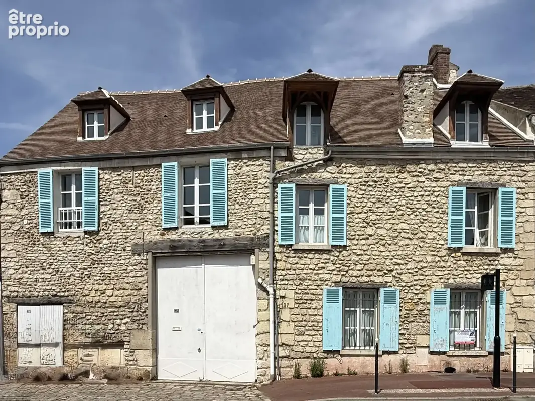 Ancienne ferme en pierre à rénover au centre du village - photo 2