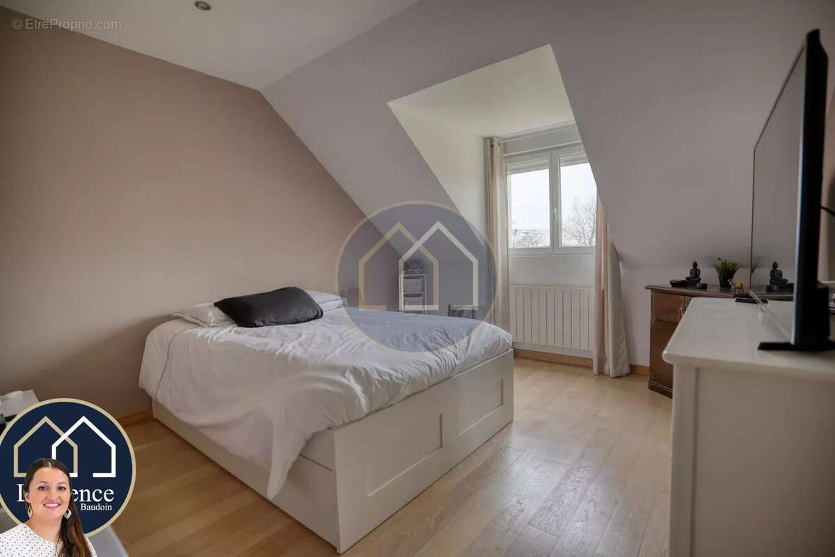 Maison à HOUDAN