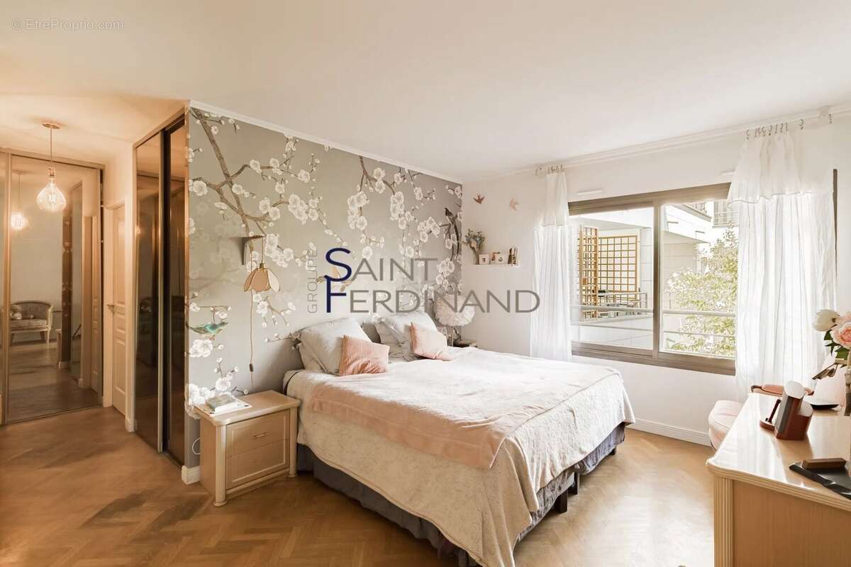 Appartement à LEVALLOIS-PERRET