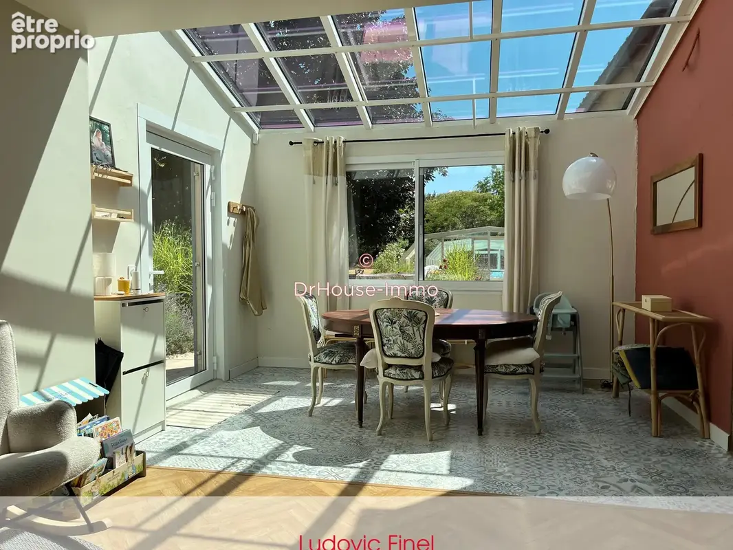 Maison 7 pièces 166 m² à vendre à Saint-Seurin-De-Cursac (33390) - photo 4