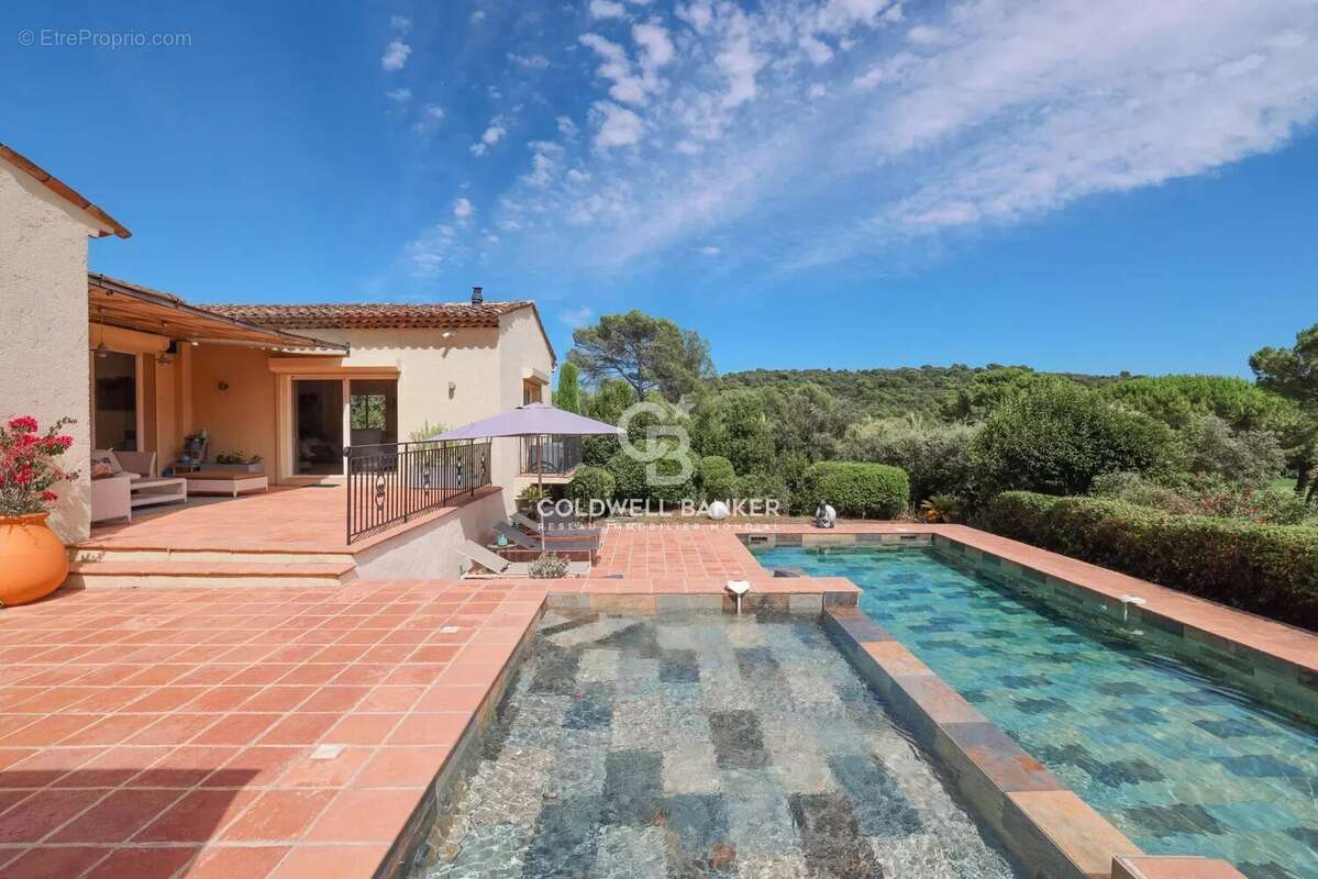 Maison à MOUGINS