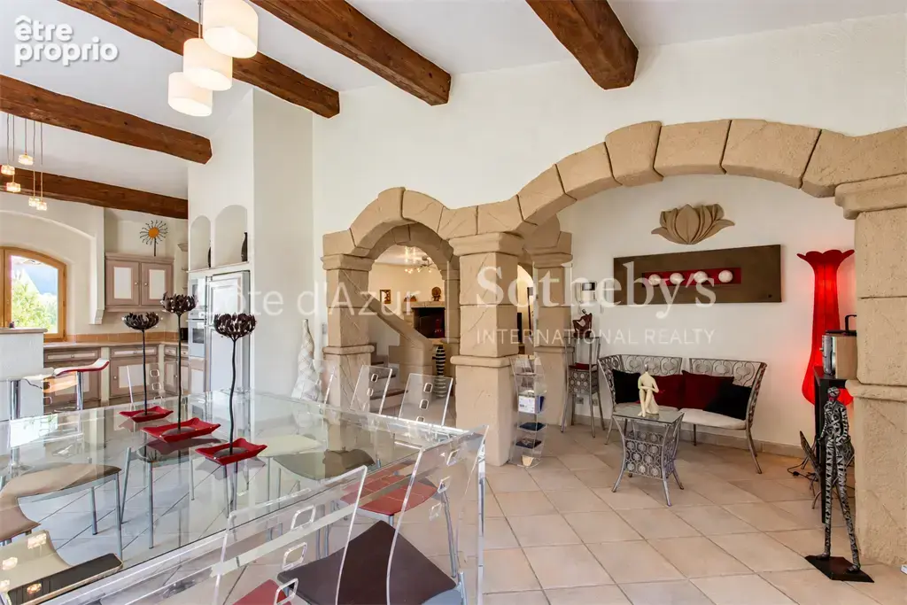 Cagnes-sur-Mer, propriété en pierre avec piscine chauffée et vue sur le Haut-de-Cagnes - photo 8
