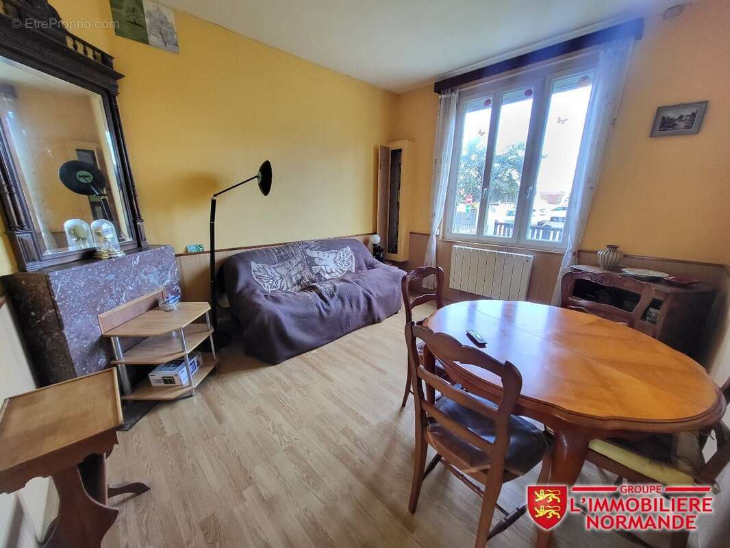 Maison à FRENEUSE