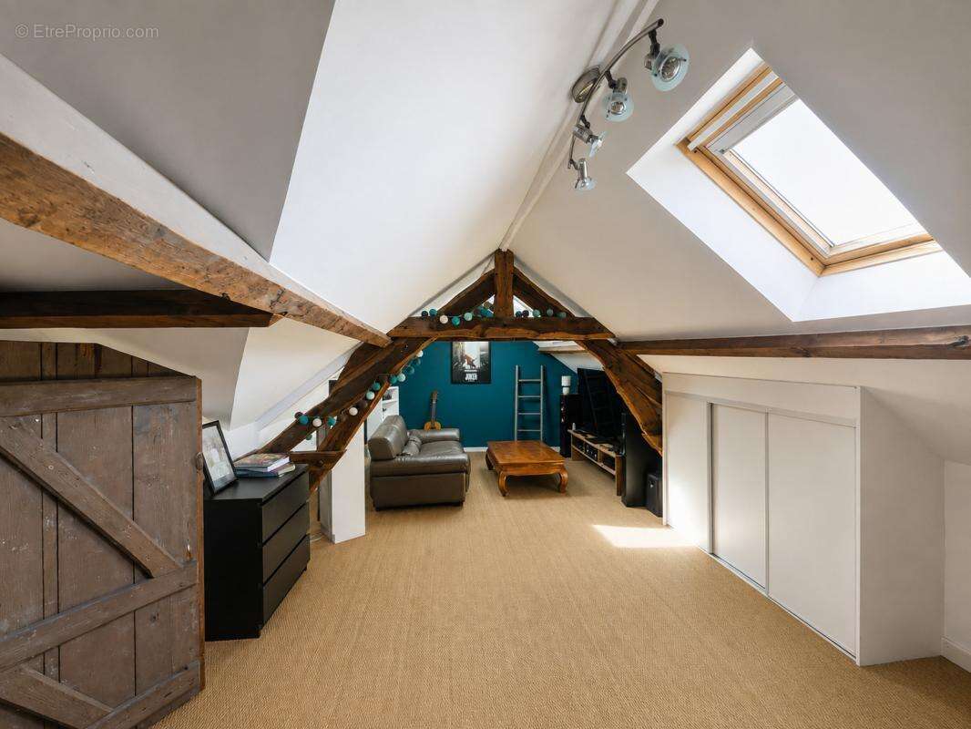 Maison ancienne rénovée 142m2 - 3 chambres - Garage - Jardin - photo 10