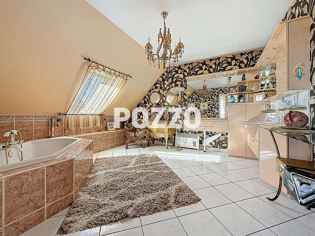 Maison à LONGUEVILLE