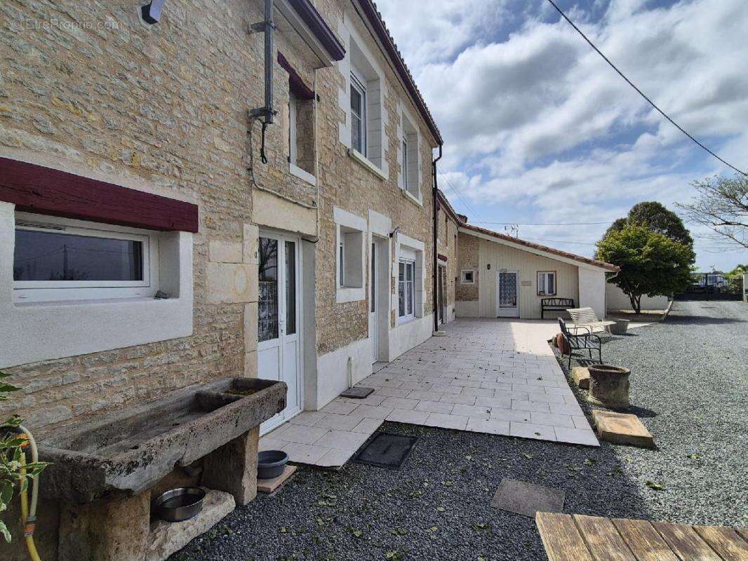 Maison à USSEAU